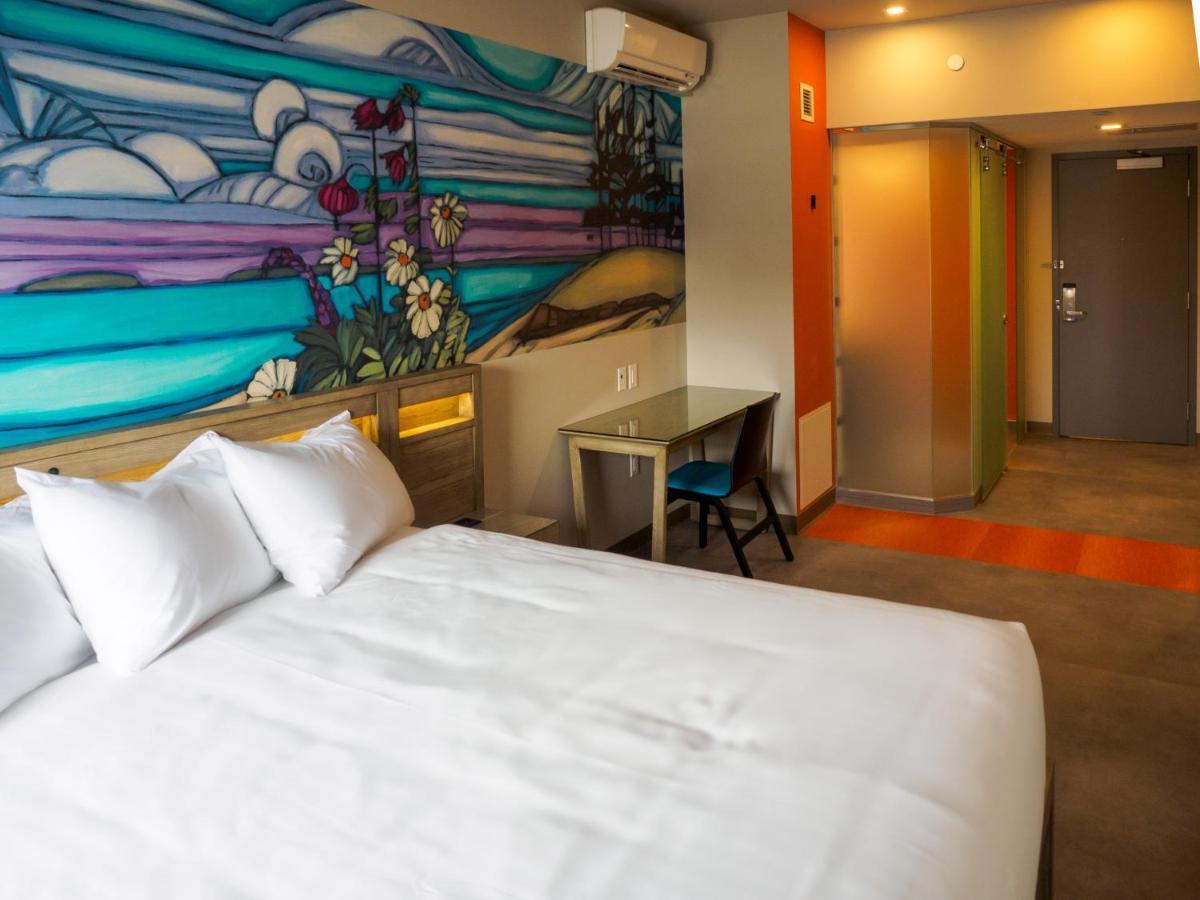The Arts Hotel ชาร์ลอตต์ทาวน์ ภายนอก รูปภาพ