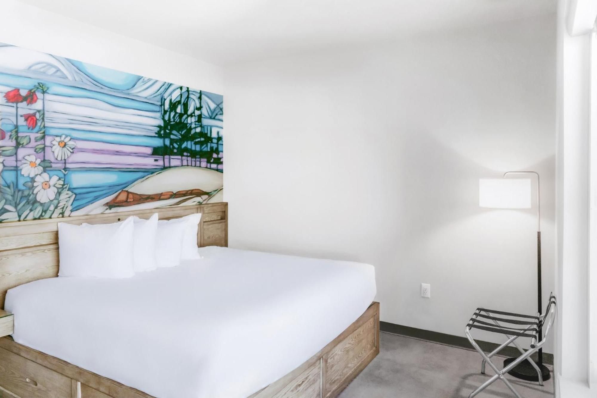 The Arts Hotel ชาร์ลอตต์ทาวน์ ภายนอก รูปภาพ